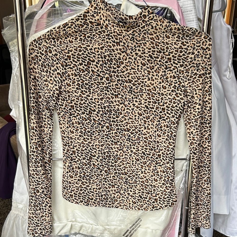 SHEIN Maroon Textured Button-Up Crop Top